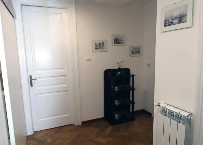 Apartment Vignola 6 *