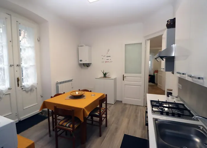 Apartment Vignola 6 *